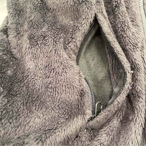 The North Face “Osito” dark grey silken fleece zip up jacket - Picture 9 of 15